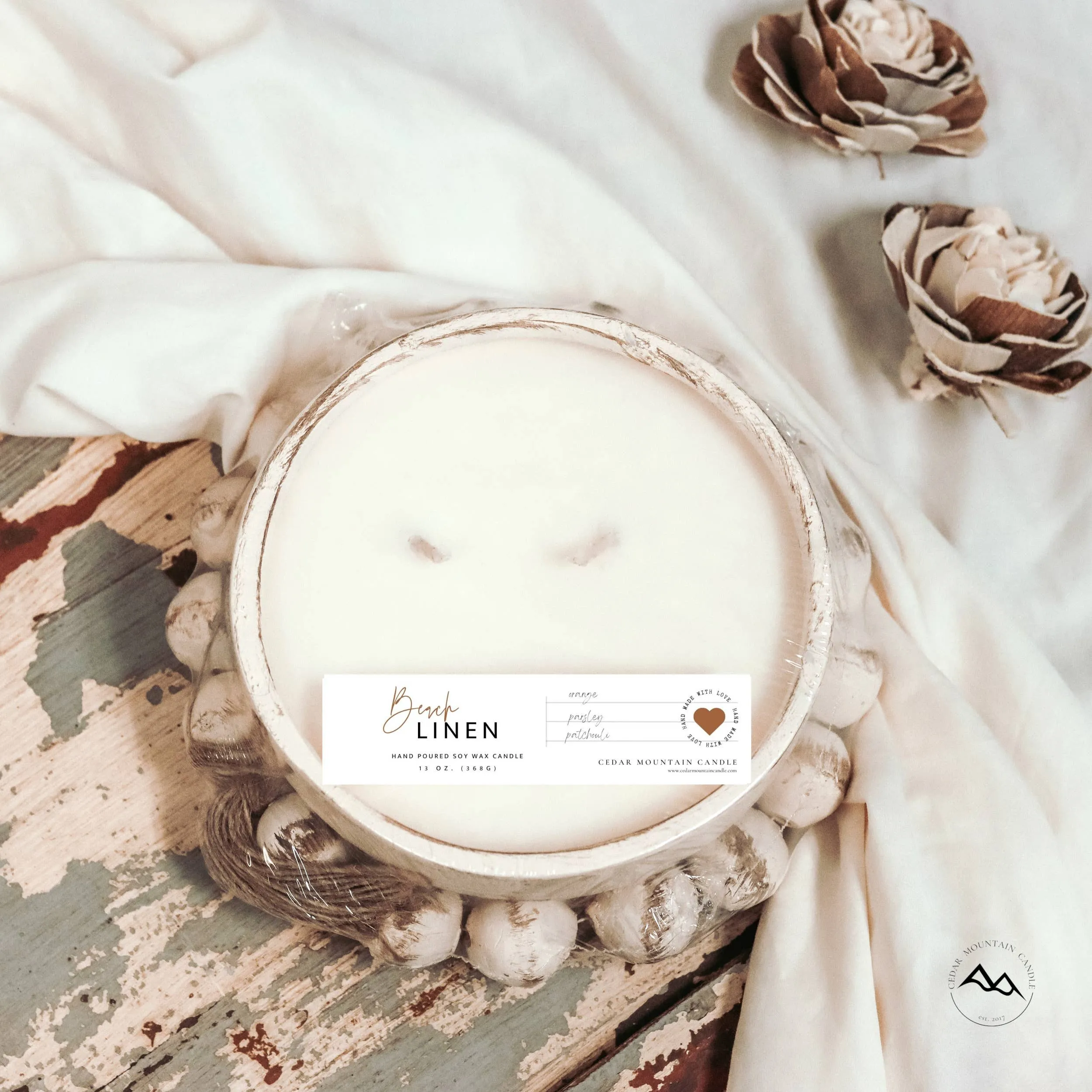 Round Beaded Tassel Soy candle: White / Molten Lava